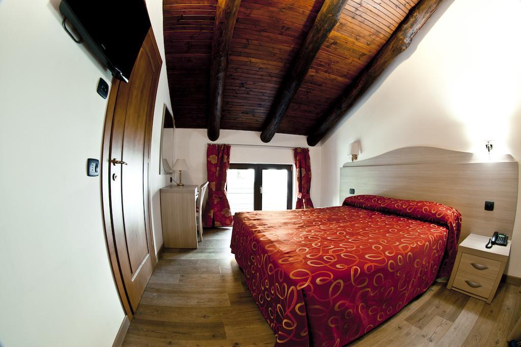 Agriturismo Cascina Del Vai Cairo Montenotte Eksteriør billede