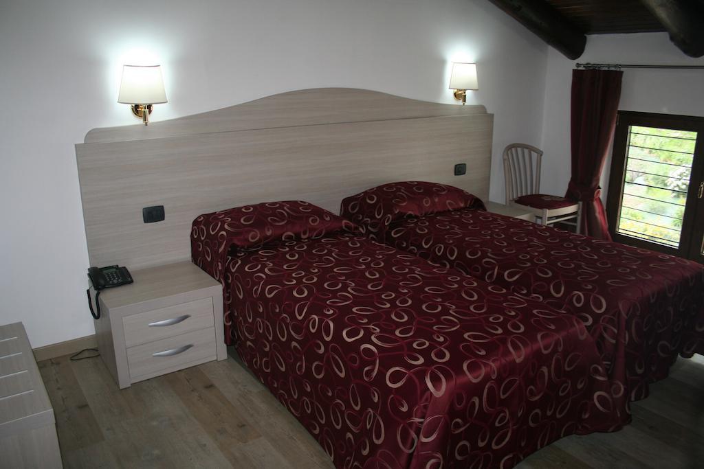 Agriturismo Cascina Del Vai Cairo Montenotte Værelse billede