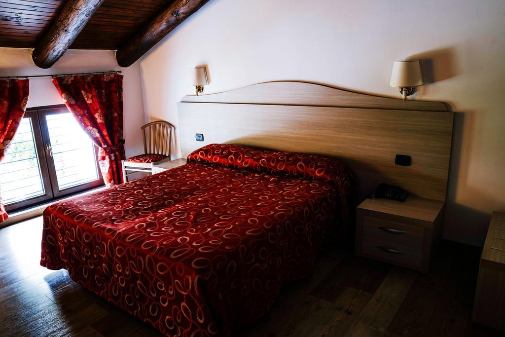 Agriturismo Cascina Del Vai Cairo Montenotte Eksteriør billede