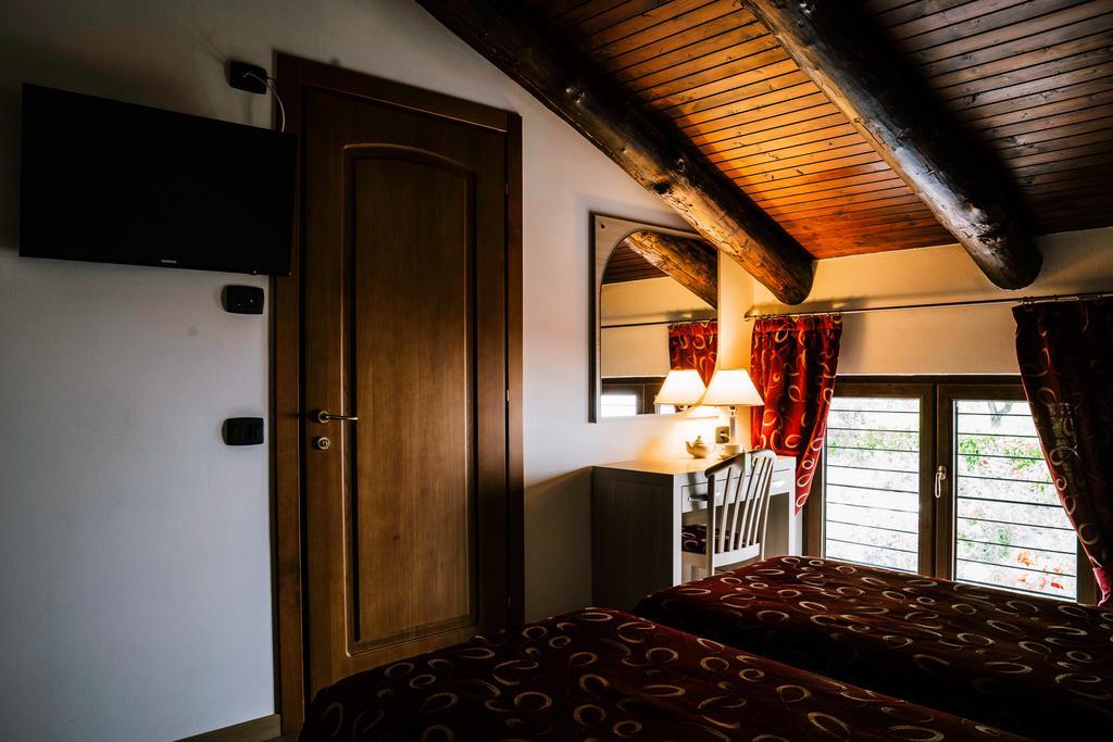 Agriturismo Cascina Del Vai Cairo Montenotte Eksteriør billede
