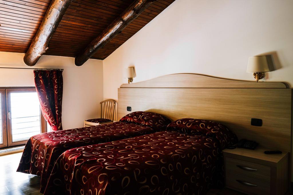 Agriturismo Cascina Del Vai Cairo Montenotte Eksteriør billede